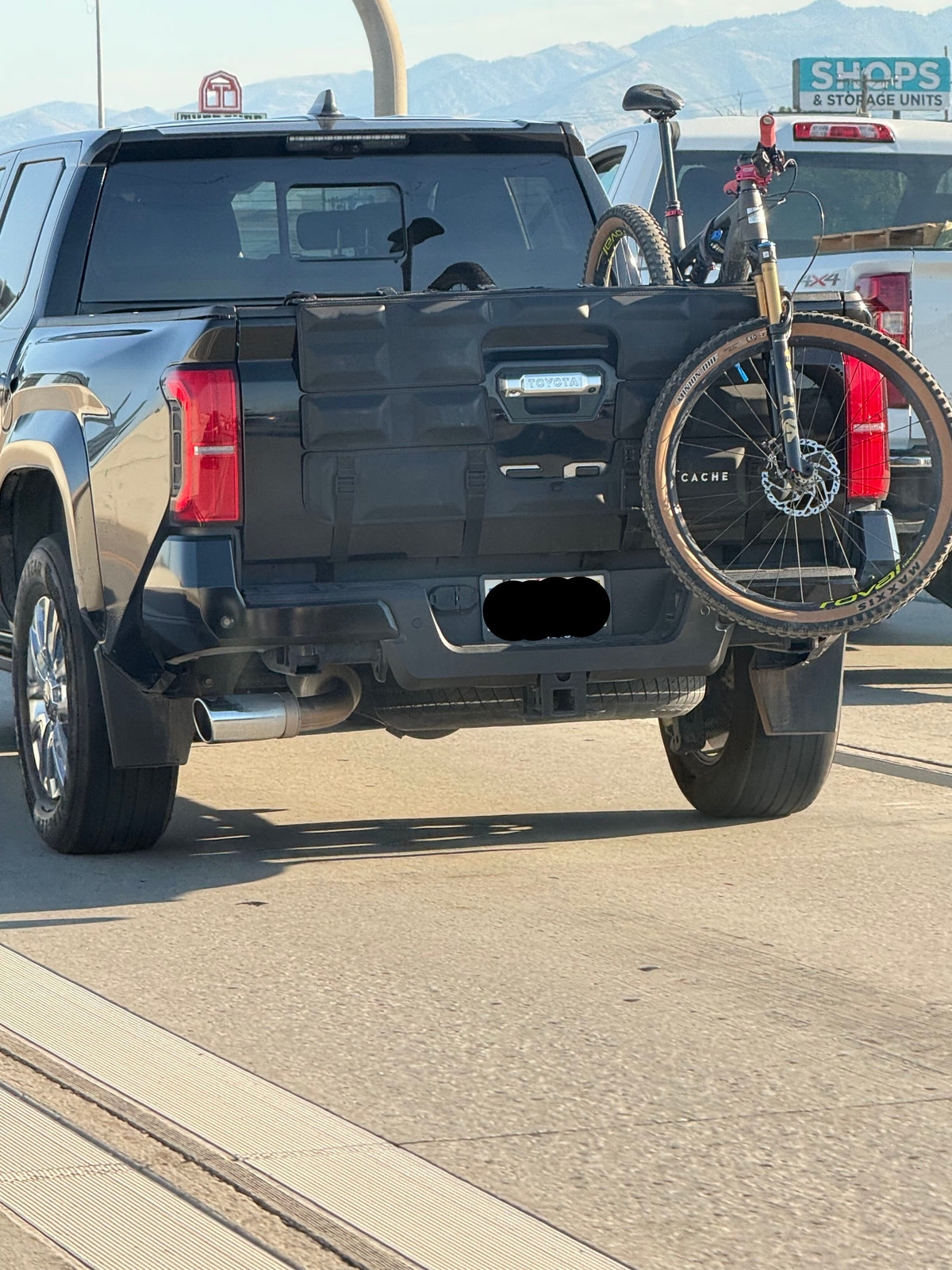 Tailgate pad for toyota tacoma