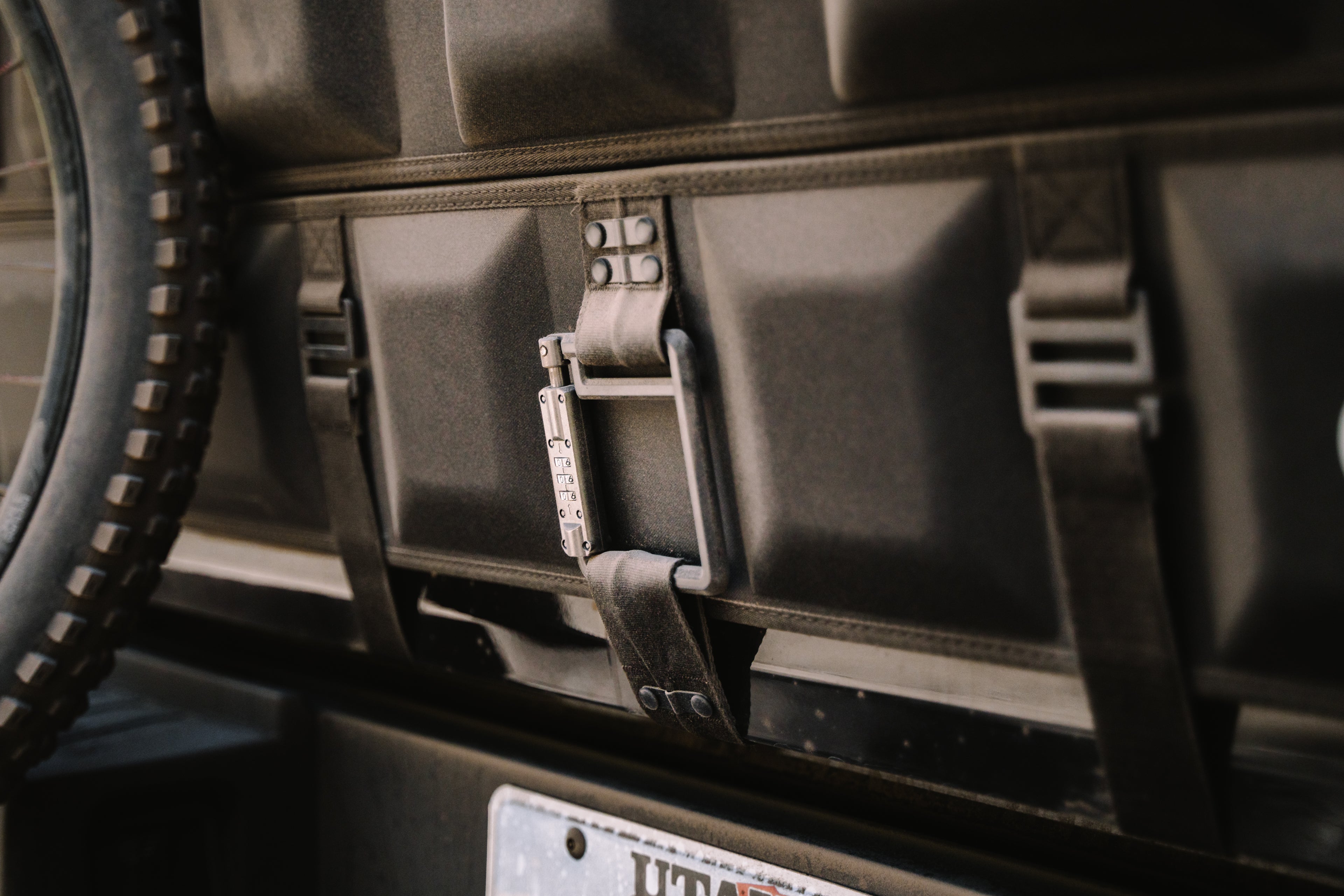 CACHE locking anchor upclose 